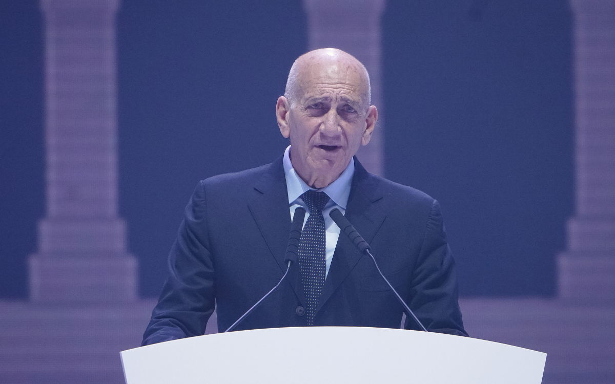 7. 에후드 올메르트 총리.png